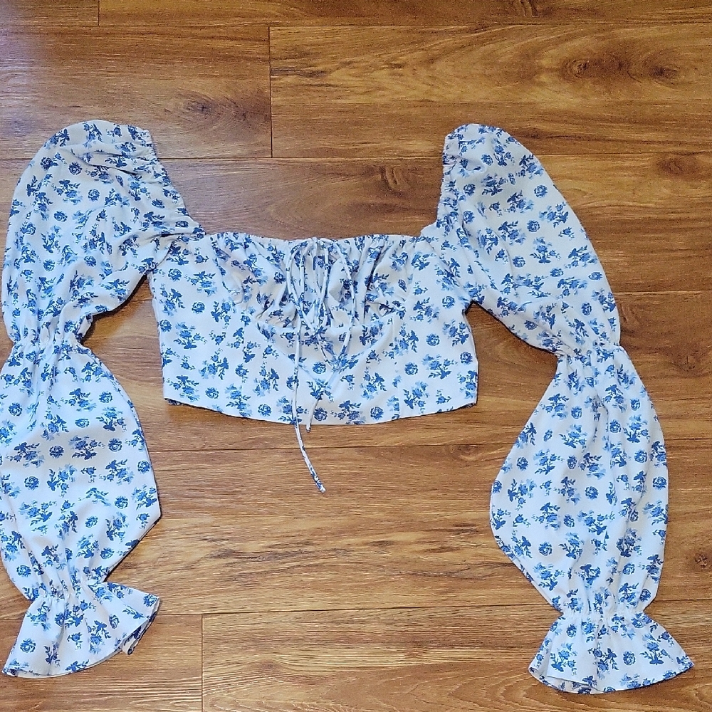 Floral Puff Sleeve Crop Top
